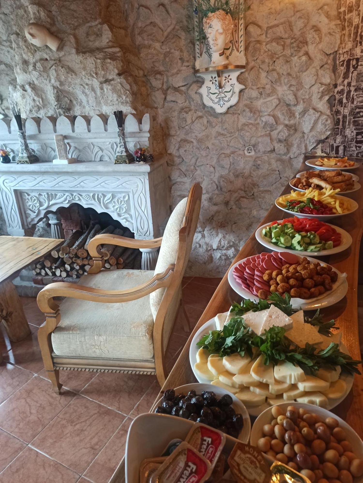 Philosophy Hotel Учисар Экстерьер фото